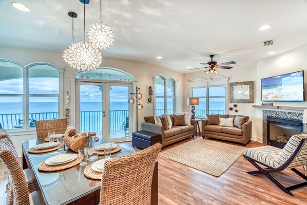 TV, DVD player, offices - Bikes, Beach, and Breathtaking Views! Beachfront Comfort Where Memories Are Made (Seacrest Beach West)