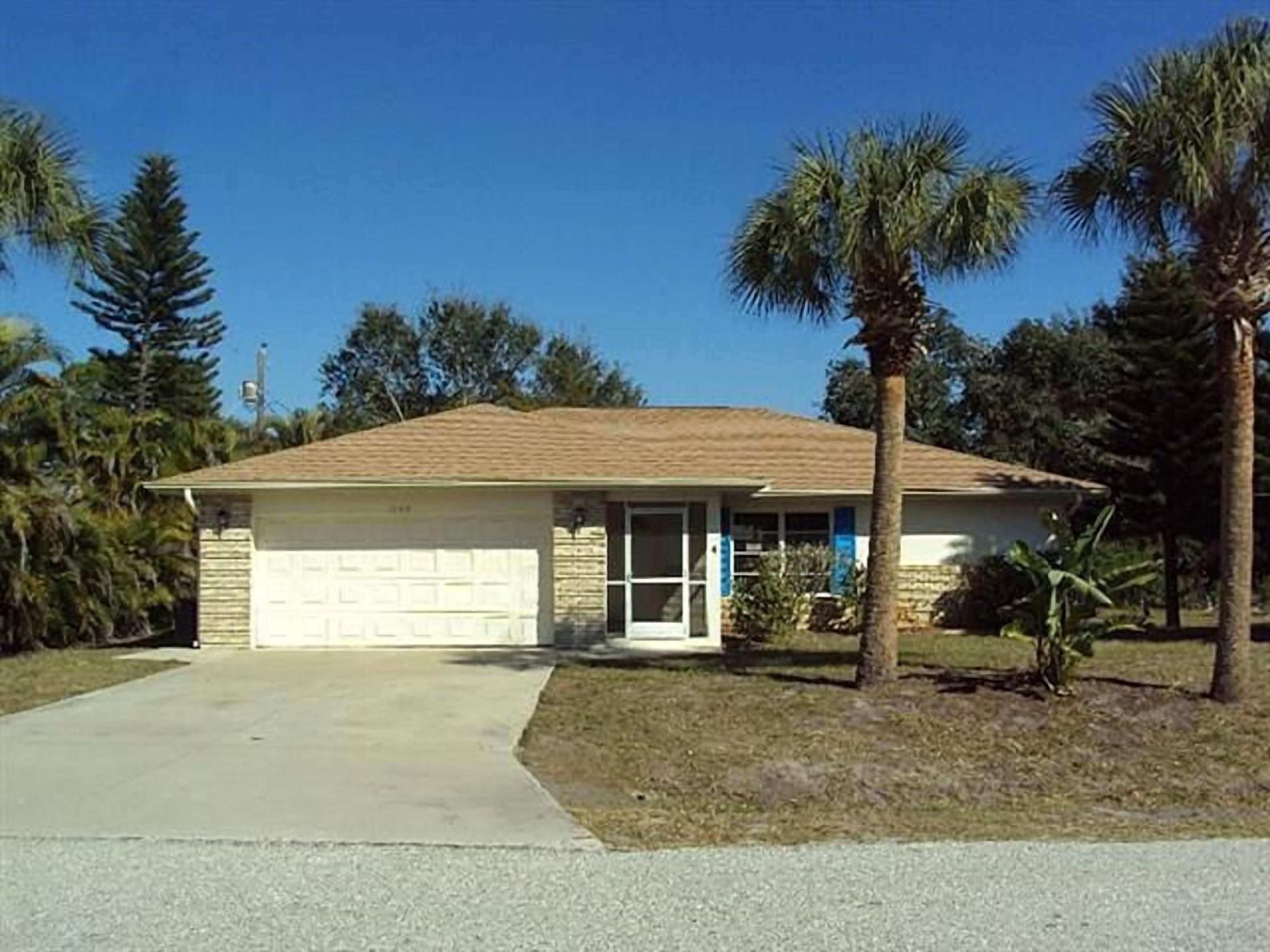Charming Cottage In A Quiet Area, Close To The Beaches And Shopping