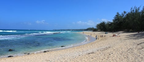 Liegestühle, Strandtücher