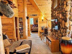 Interior - Stunning 3-bedroom;  7+ beds;  log cabin with sauna; near Lutsen Mountains (Lutsen)