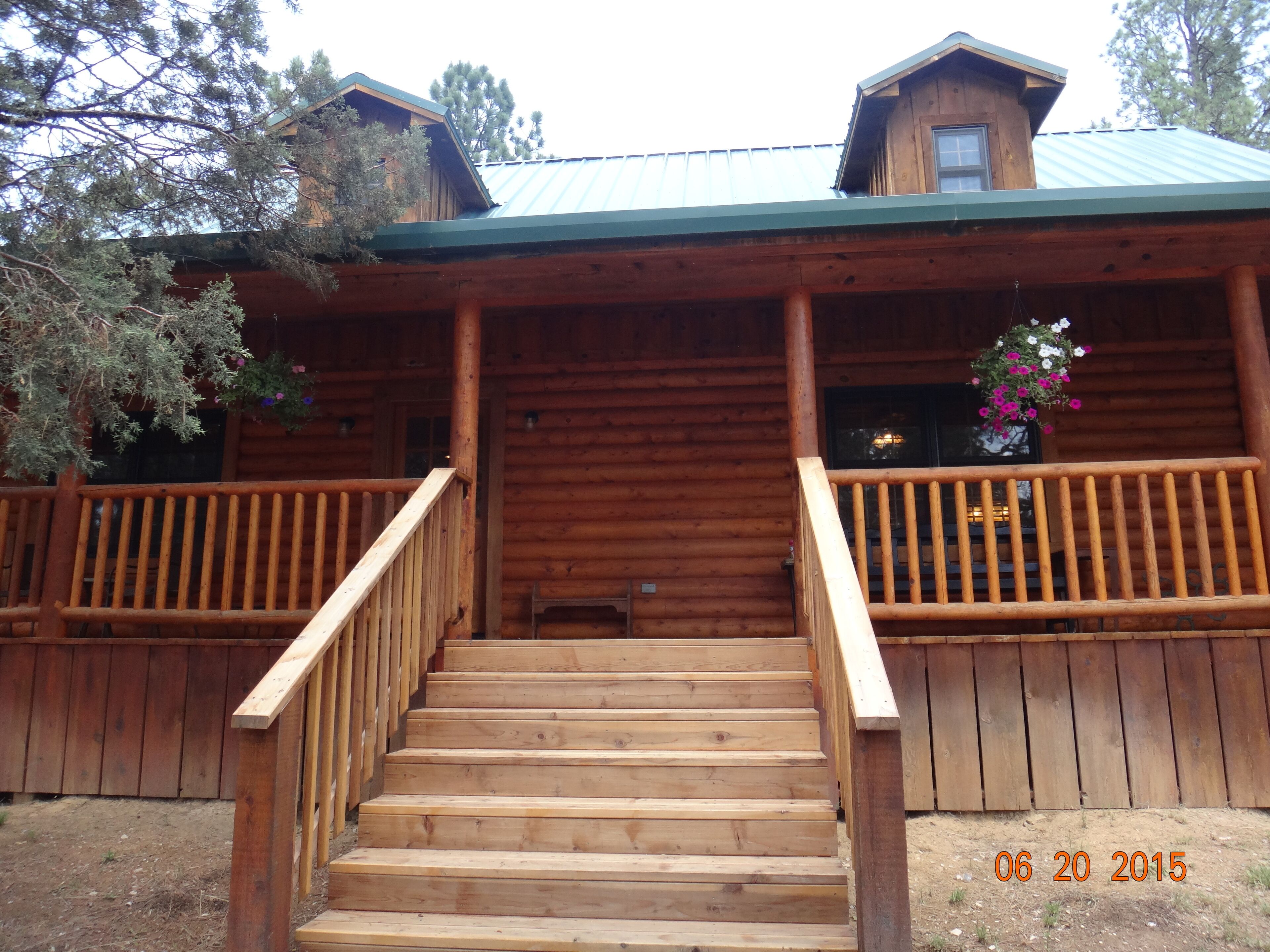 Central Location, Next to Groceries, Wood Stove, Pet/Family Friendly