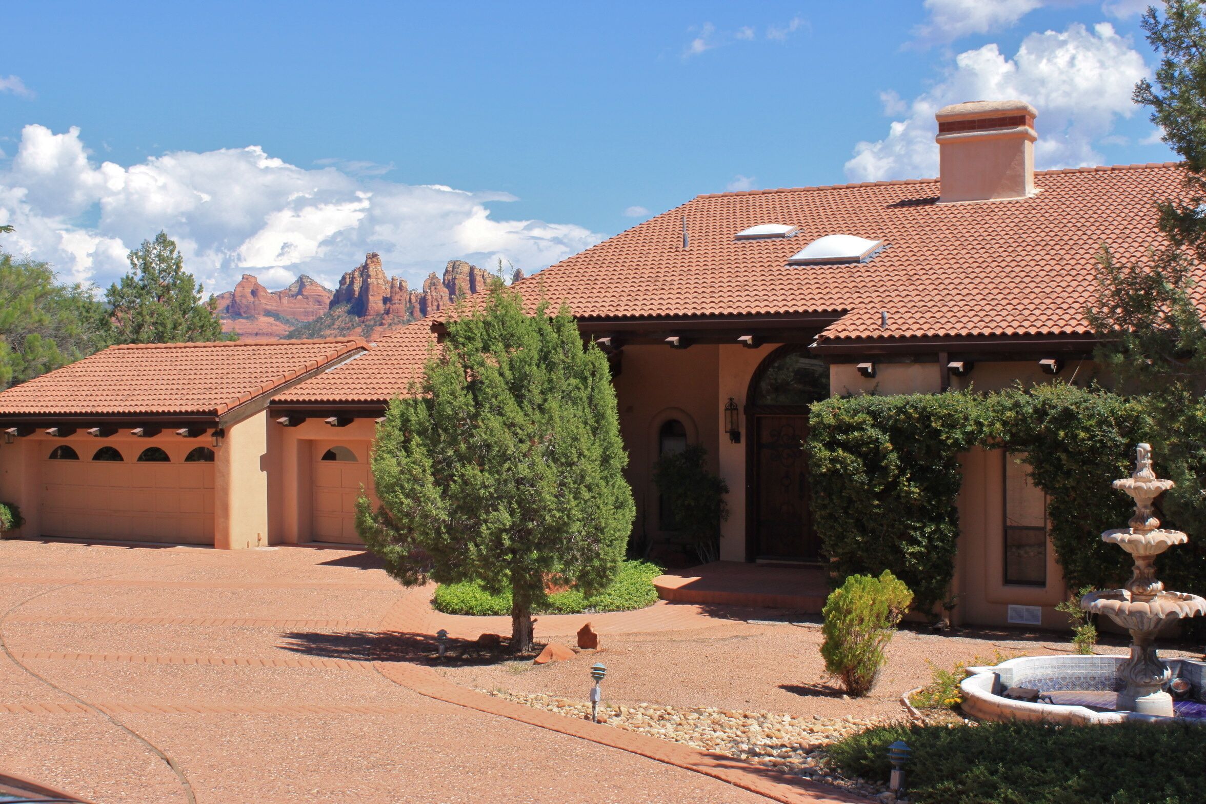 Cliffside DECK!! This House Has An Amazing Deck Overlooking Sedona