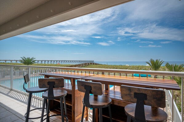 屋外ダイニングエリア