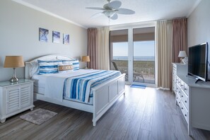 2 bedrooms, iron/ironing board, free WiFi, bed sheets - Navarre Beach Regency #112 - Where 'BS' Stands for Beach & Sandals (Navarre)