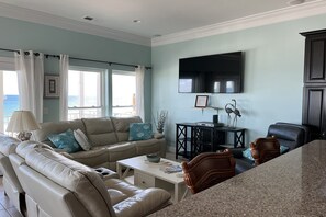 TV, DVD player