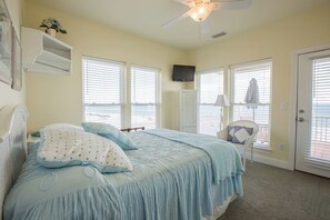 6 soverom, skrivebord, wi-fi (inkludert) og sengetøy