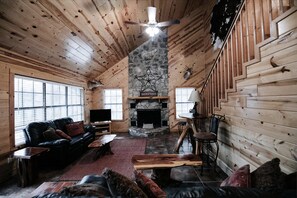 Smart TV, fireplace, DVD player
