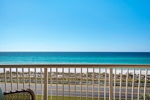 Property grounds - Beach Retreat 308 Gulf Front Luxurious **PET FREINDLY **FREE WIFI** (Miramar Beach)
