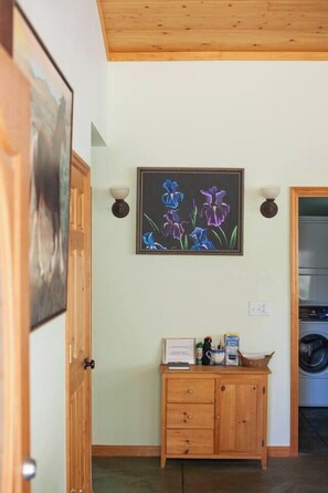 المنشأة من الداخل