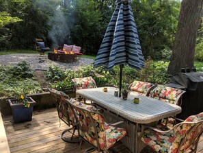 Outdoor dining - Where City Meets Tranquility (Minnetonka)