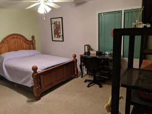 3 bedrooms, WiFi, bed sheets - Where City Meets Tranquility (Minnetonka)