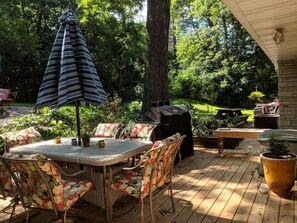 Outdoor dining - Where City Meets Tranquility (Minnetonka)