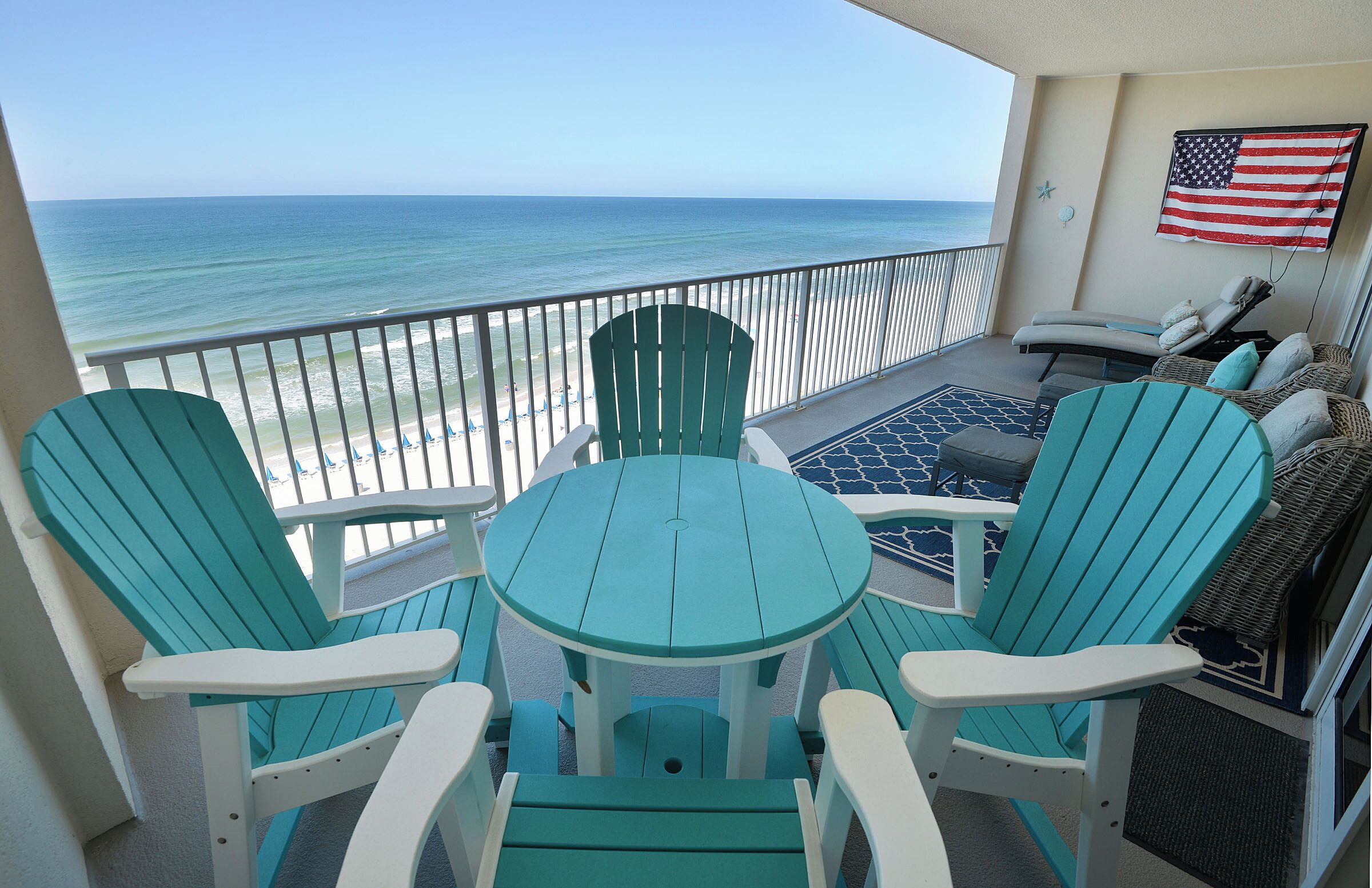 4 counter high chairs and table