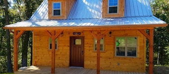 Private Ravine View Luxury Amish-Built Cabin "The Frontier"