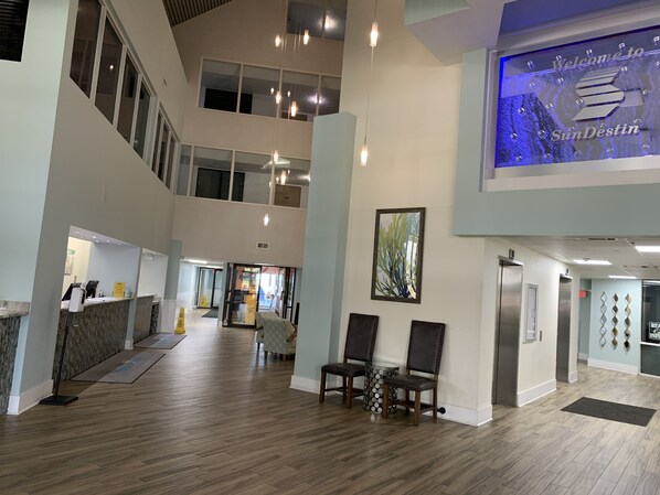 Interior - Stunning Beachfront Escape with balcony views! Your Paradise in Destin, awaits! (Destin)