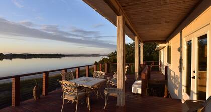 Rantahotelli - delfiinejä, auringonlaskuja, kalastusta, kajakkeja / kanootteja, villieläimiä