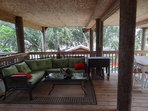 Outdoor dining - WATERFRONT Home  - Dolphins, Sunsets, Fishing, Kayaks, Canoe, Wildlife (Crawfordville)
