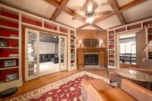 Smart TV, fireplace, DVD player, books