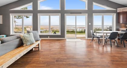 Chalet moderno frente al mar