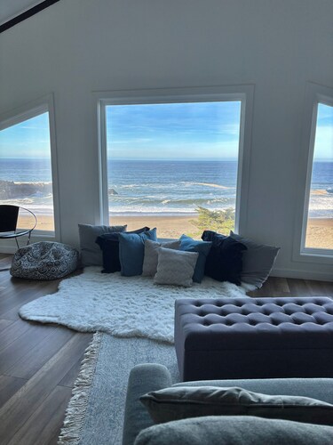 Perched above the Pacific Coast