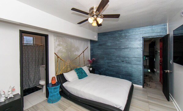 Iron/ironing board, cots/infant beds, bed sheets