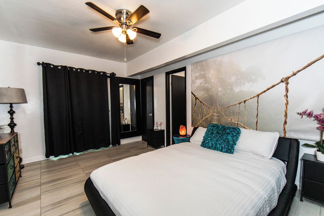 Iron/ironing board, cribs/infant beds, bed sheets