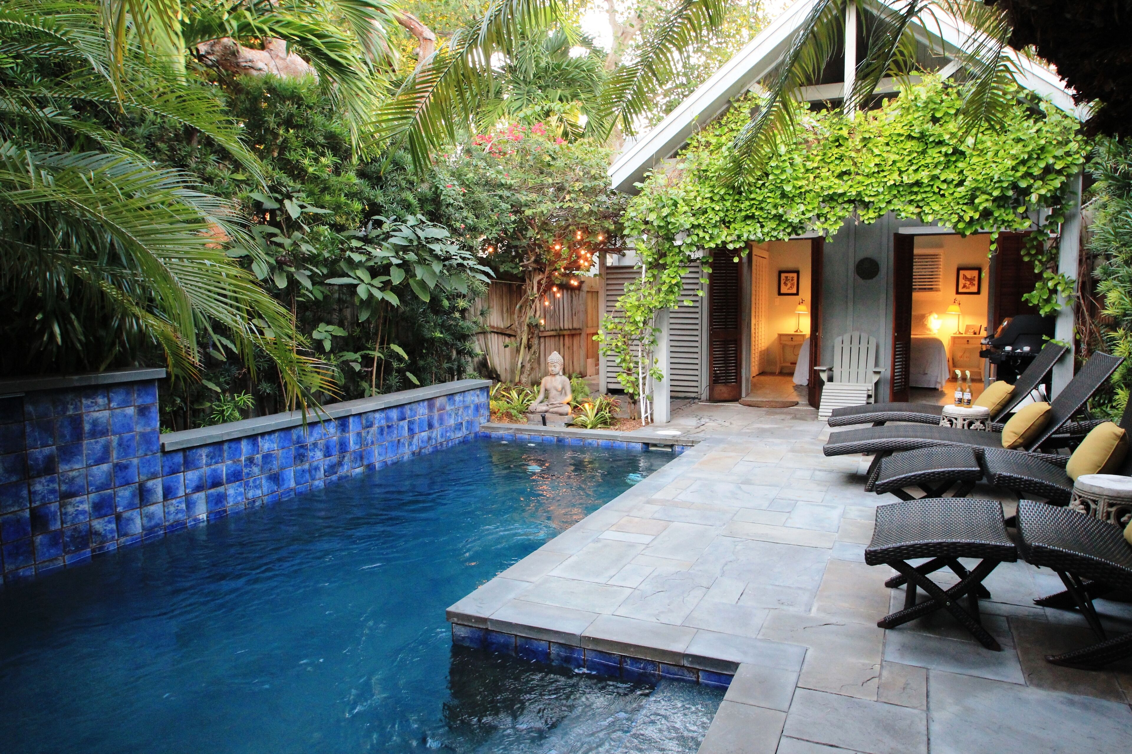 Key West Oasis, Seperate Cottage, Very Private Pool and Back Yard
