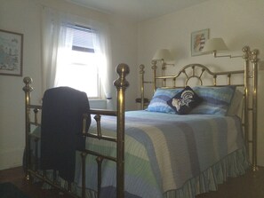 3 bedrooms, iron/ironing board, travel cot, free WiFi