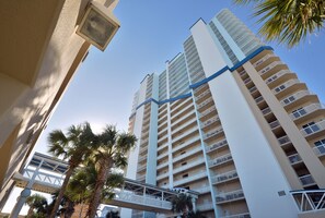 Exterior - Amazing Views! Newly Remodeled 9th Floor King Bed and Queen Murphybed (Panama City Beach)