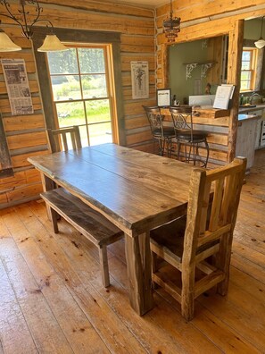 Dining - Log Cabin On Historic Yellowstone Park Ranch on the McDonald Ranch (Gardiner)