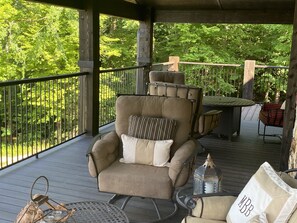 Property grounds - Luxurious Lakefront Retreat (Northport)