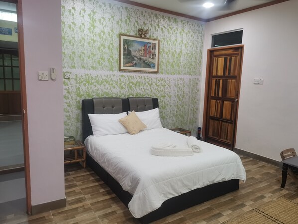 3 chambres, fer et planche à repasser, accès Internet, draps fournis