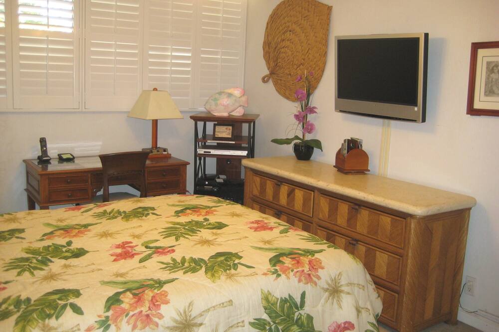 2 bedrooms, in-room safe, iron/ironing board, travel crib
