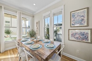 Dining - Starburst - One lot off beach, private beach for only 34 homes, private pool (Rosemary Beach)