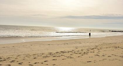 Beach Front,Ideal for family and couples,beautiful place for sunset lovers!!!!!!