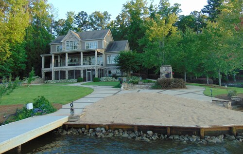 Large Lakefront Home with Spa, Outdoor Fireplace on Main Lake, House generator