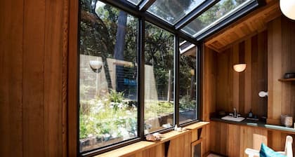 Woodhaven | MCM Inspired Getaway w/ Amazing Views