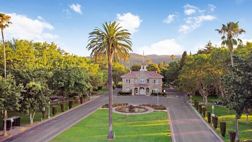 Close to Sonoma Plaza, Bikes Included, Hot Tub