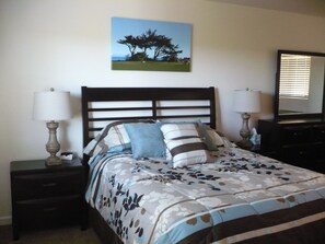 1 habitación, tabla de planchar con plancha y cuna de viaje 