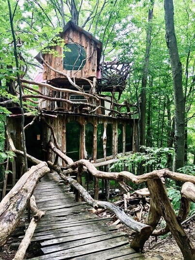 Vermont Treehouse compound: no cleaning fee. Spend a few days In the Trees