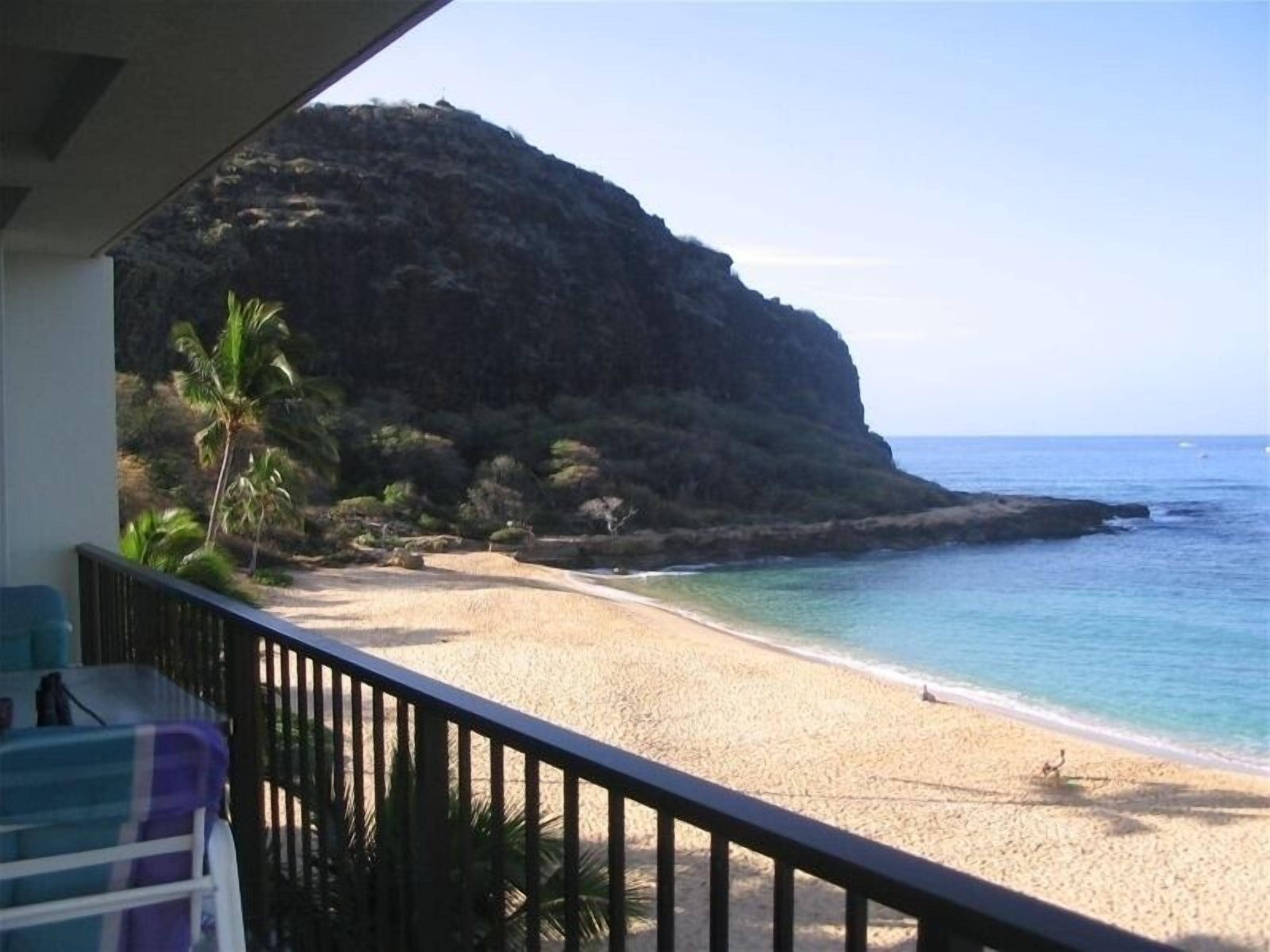 Plage, chaises longues, serviettes de plage