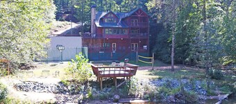 Rocky River: Amenity-Packed, Riverfront Retreat, 8-Person Hot Tub/Sport Court.