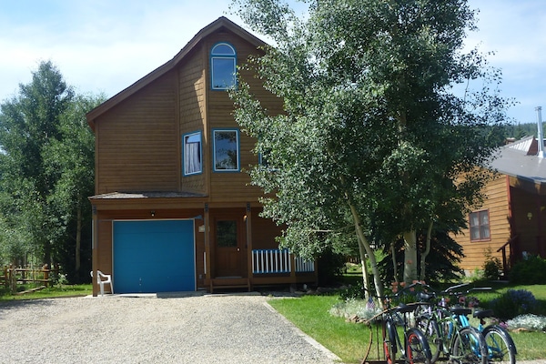 The house bikes are waiting for you to ride them to town or past Peanut Lake!