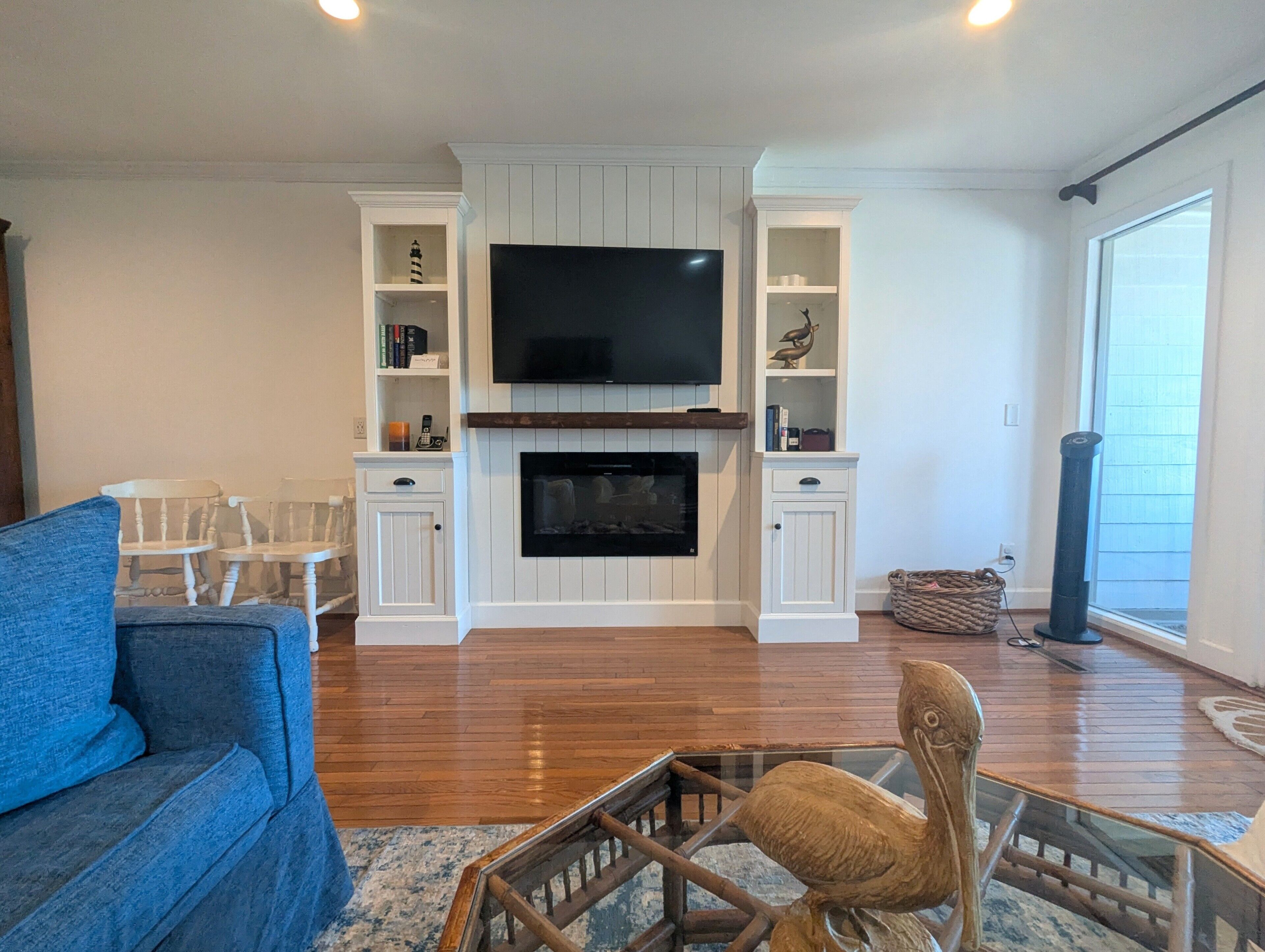 Smart TV, fireplace, printers