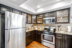 Fridge, microwave, oven, stovetop - Beautiful Ocean View  (San Clemente)