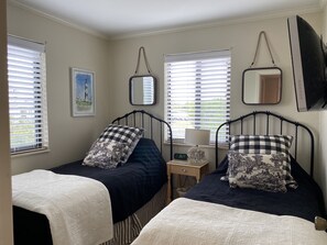 3 chambres, fer et planche à repasser, Wi-Fi gratuit, draps fournis