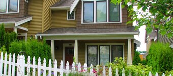 Newer Town Home in the Heart of the City 