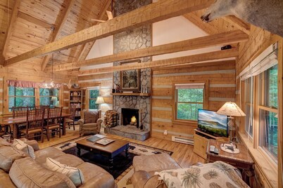 Arroyito-Mtn Cabin, Pet-Friendly, Wood Fireplace, Shared Firepit, Charcoal Grill