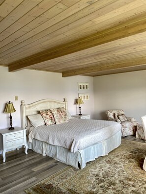 5 bedrooms, free WiFi, bed sheets