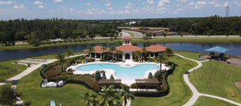 SUNCITY CENTER HOUSE WITH GORGEOUS LAKE VIEW.